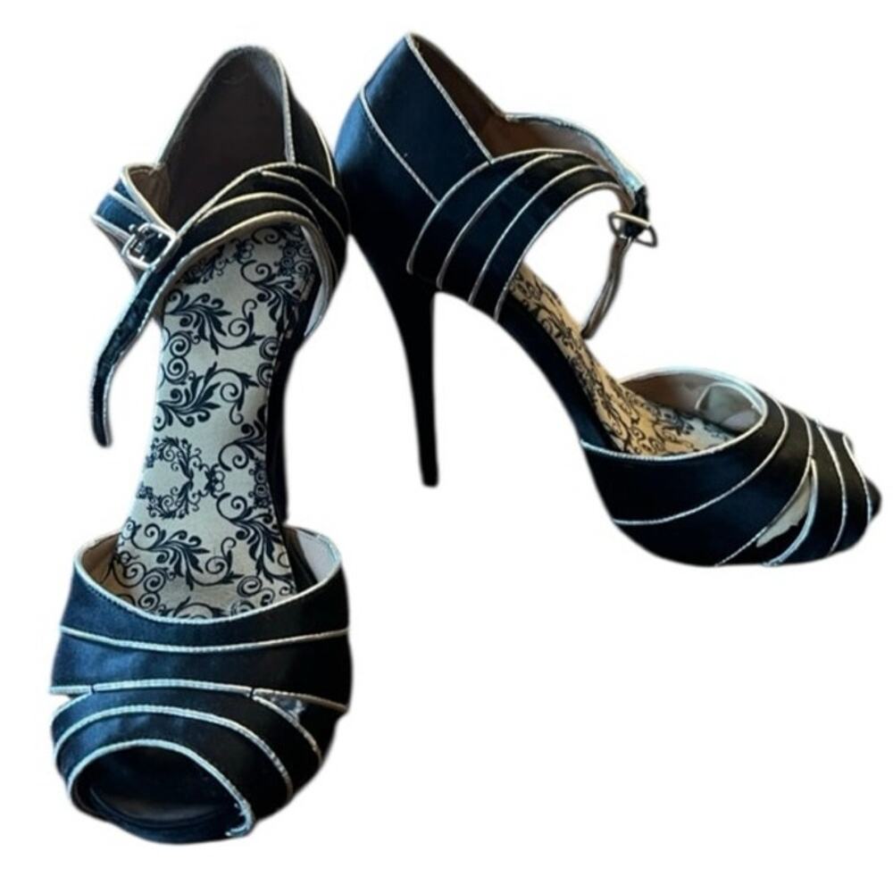 Betsey Johnson Black & Gold Peep Toe Heels Size 8